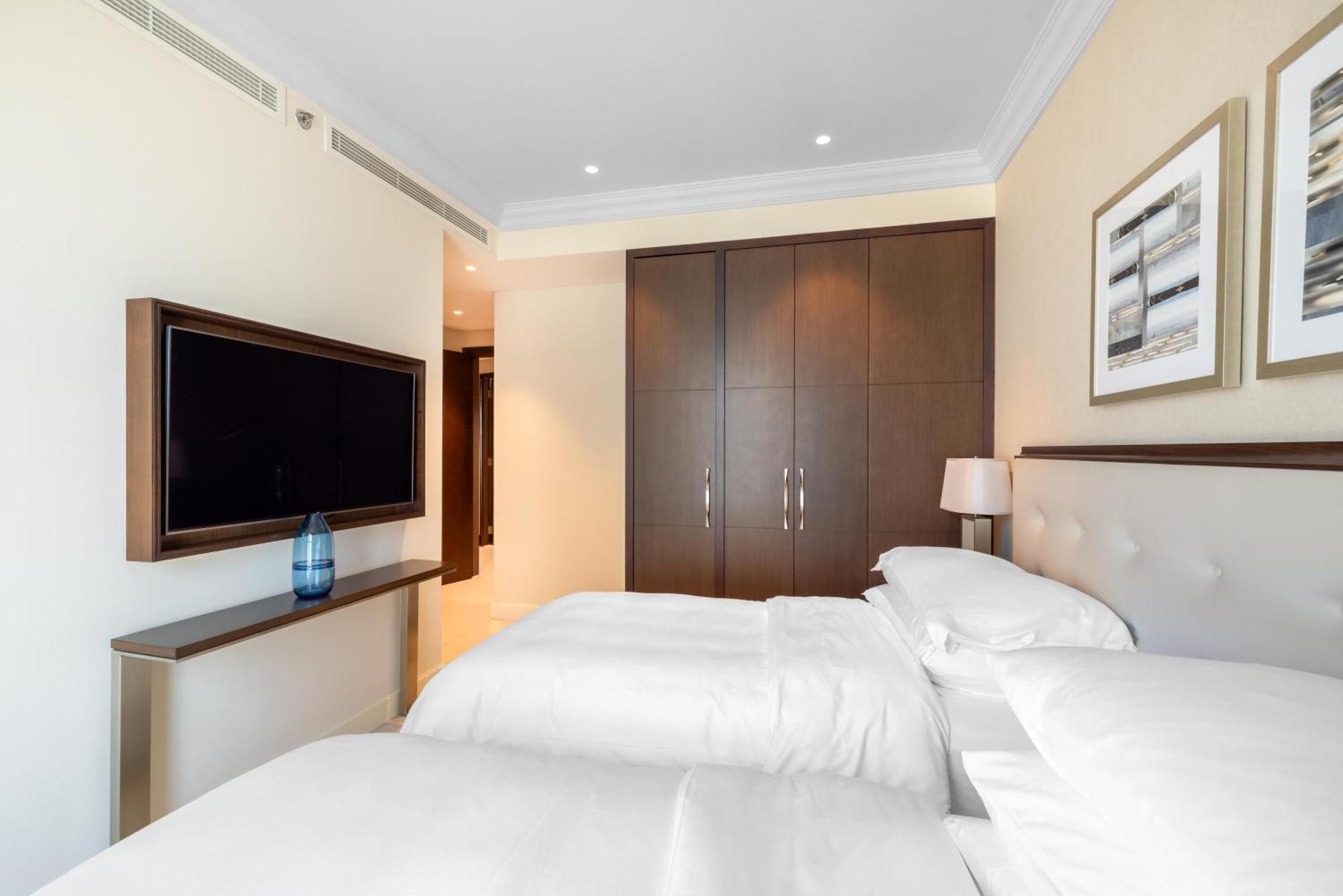 Апартаменты The Address Fountain Views 2 Bedroom With Burj Khalifa View And Access To Mall *